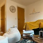 Locate Luxury