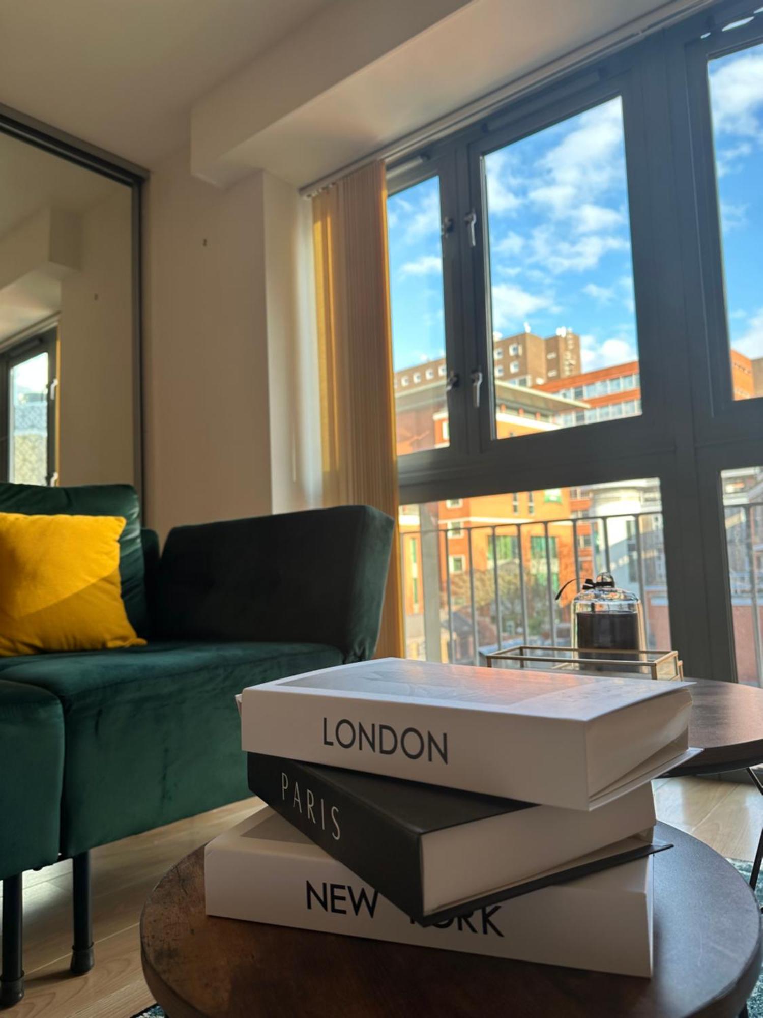 Locate Luxury Apartment